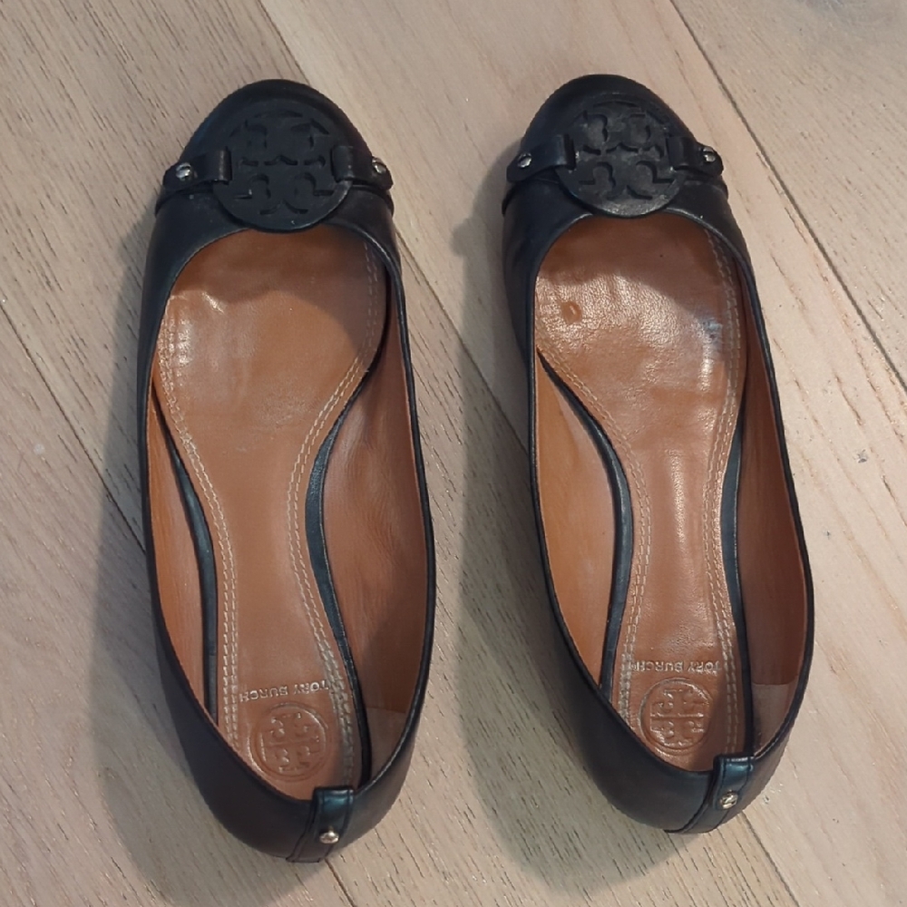 Tory Burch Black Leather Flats with Logo Detail